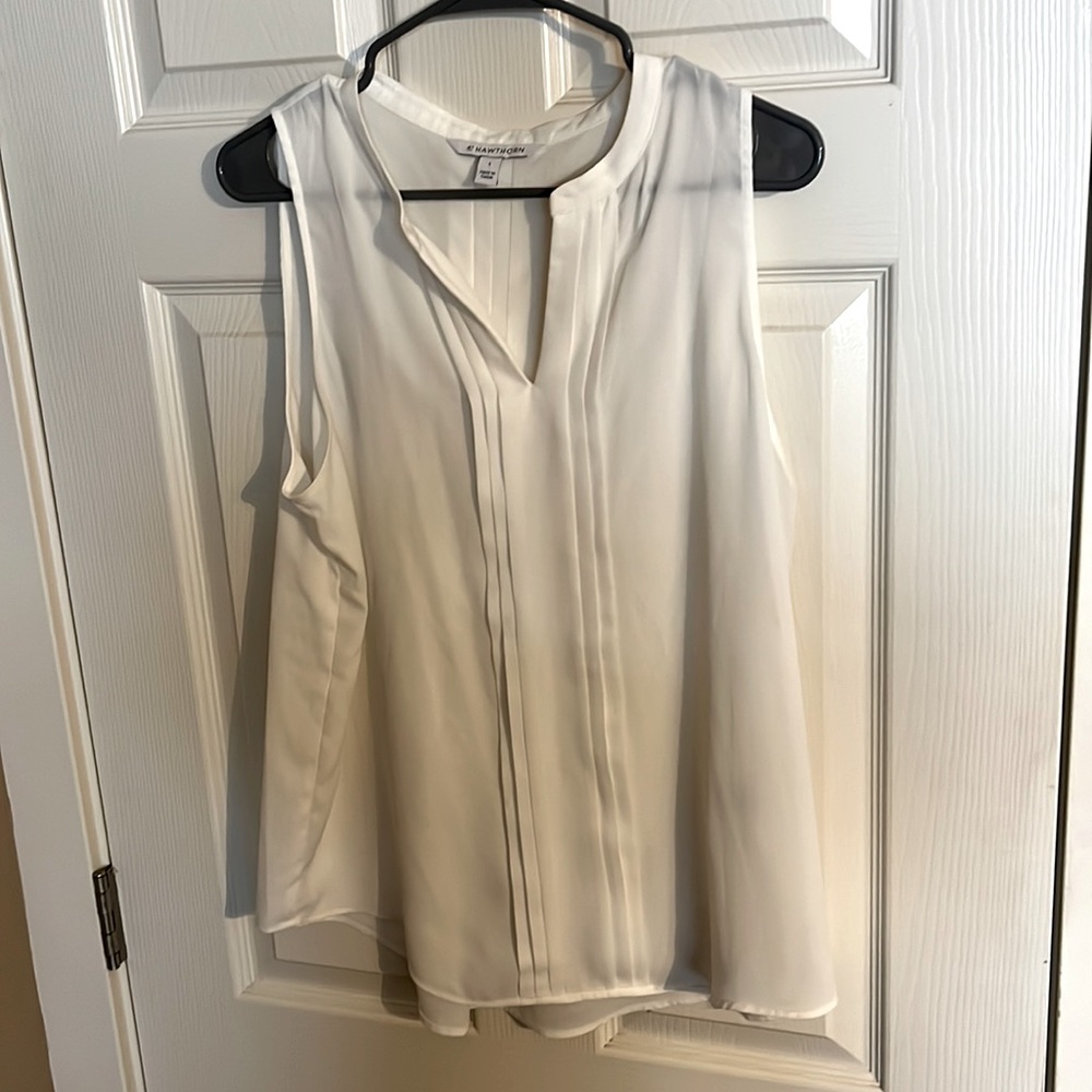 Shell style blouse, sleeveless, size L.